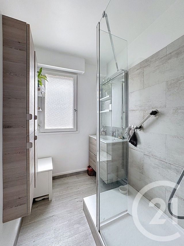 Appartement F4 à vendre - 4 pièces - 81.19 m2 - ST DENIS - 93 - ILE-DE-FRANCE - Century 21 Riva Immobilier