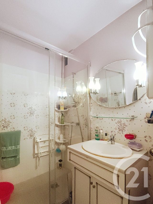 Appartement F2 à vendre - 2 pièces - 44.44 m2 - ST DENIS - 93 - ILE-DE-FRANCE - Century 21 Riva Immobilier