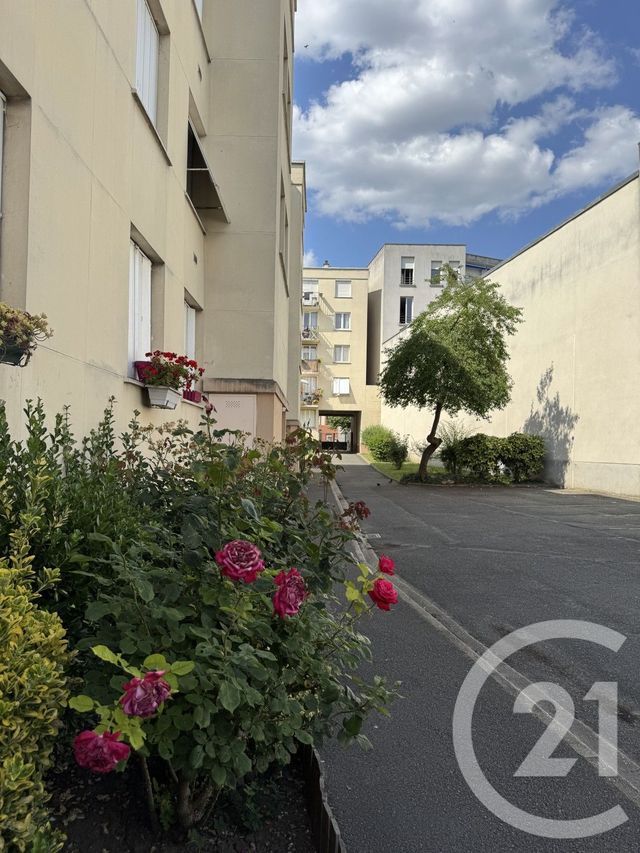Appartement F2 à vendre - 2 pièces - 44.44 m2 - ST DENIS - 93 - ILE-DE-FRANCE - Century 21 Riva Immobilier