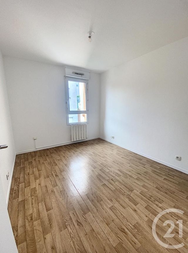 Appartement F3 à vendre - 3 pièces - 63.66 m2 - ST DENIS - 93 - ILE-DE-FRANCE - Century 21 Riva Immobilier Appartement F3 à vendre - 3 pièces - 63.66 m2 - ST DENIS - 93 - ILE-DE-FRANCE - Century 21 Riva Immobilier