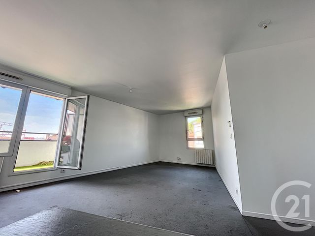 Appartement F3 à vendre - 3 pièces - 63.66 m2 - ST DENIS - 93 - ILE-DE-FRANCE - Century 21 Riva Immobilier Appartement F3 à vendre - 3 pièces - 63.66 m2 - ST DENIS - 93 - ILE-DE-FRANCE - Century 21 Riva Immobilier