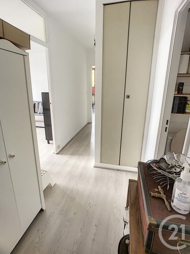 Appartement F3 à vendre - 3 pièces - 60.93 m2 - ST DENIS - 93 - ILE-DE-FRANCE - Century 21 Riva Immobilier Appartement F3 à vendre - 3 pièces - 60.93 m2 - ST DENIS - 93 - ILE-DE-FRANCE - Century 21 Riva Immobilier