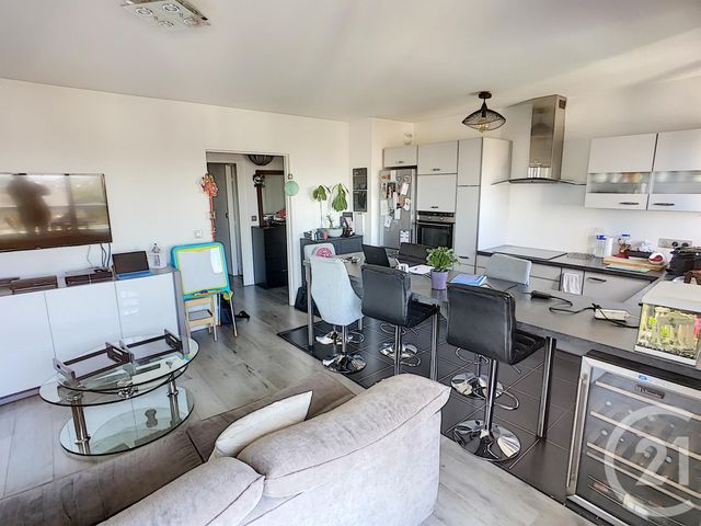 Appartement F3 à vendre - 3 pièces - 62.18 m2 - ST DENIS - 93 - ILE-DE-FRANCE - Century 21 Riva Immobilier Appartement F3 à vendre - 3 pièces - 62.18 m2 - ST DENIS - 93 - ILE-DE-FRANCE - Century 21 Riva Immobilier