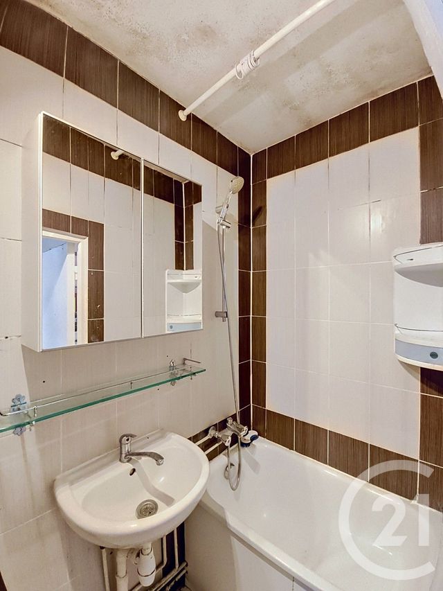 Appartement F2 à vendre - 2 pièces - 37.44 m2 - ST DENIS - 93 - ILE-DE-FRANCE - Century 21 Riva Immobilier