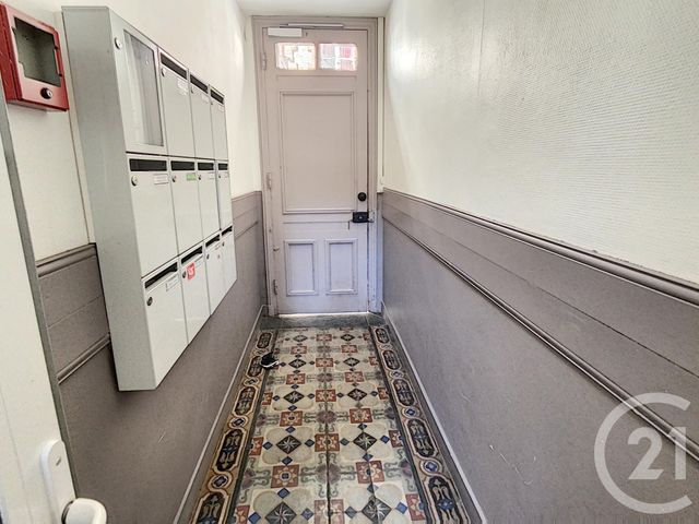 Appartement F2 à vendre - 2 pièces - 26.9 m2 - ST DENIS - 93 - ILE-DE-FRANCE - Century 21 Riva Immobilier Appartement F2 à vendre - 2 pièces - 26.9 m2 - ST DENIS - 93 - ILE-DE-FRANCE - Century 21 Riva Immobilier