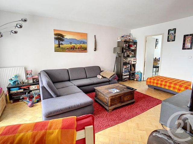 Appartement F4 à vendre - 4 pièces - 79.23 m2 - ST DENIS - 93 - ILE-DE-FRANCE - Century 21 Riva Immobilier Appartement F4 à vendre - 4 pièces - 79.23 m2 - ST DENIS - 93 - ILE-DE-FRANCE - Century 21 Riva Immobilier
