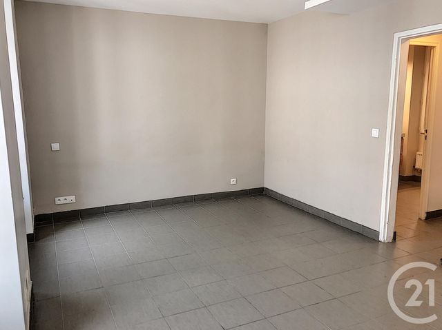 Appartement T1 à louer - 1 pièce - 29.0 m2 - ST DENIS - 93 - ILE-DE-FRANCE - Century 21 Riva Immobilier Appartement T1 à louer - 1 pièce - 29.0 m2 - ST DENIS - 93 - ILE-DE-FRANCE - Century 21 Riva Immobilier