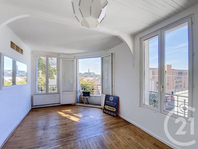 Appartement F2 à vendre - 2 pièces - 42.08 m2 - ST DENIS - 93 - ILE-DE-FRANCE - Century 21 Riva Immobilier