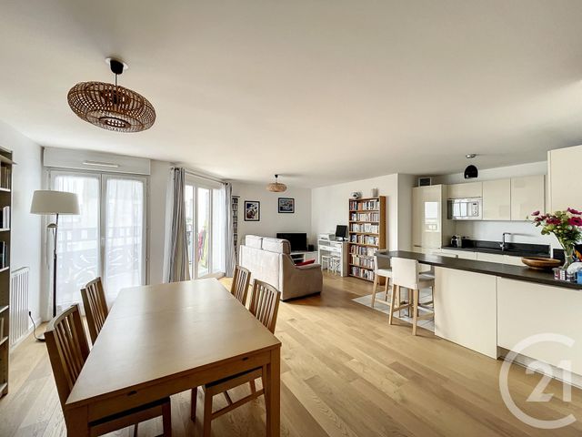 Appartement F3 à vendre - 2 pièces - 61.71 m2 - ST DENIS - 93 - ILE-DE-FRANCE - Century 21 Riva Immobilier