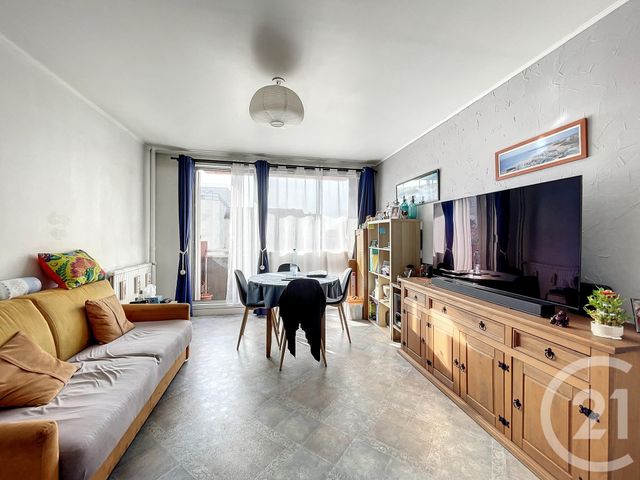 Appartement F2 à vendre - 2 pièces - 46.53 m2 - ST DENIS - 93 - ILE-DE-FRANCE - Century 21 Riva Immobilier