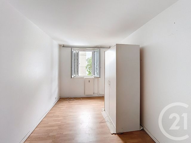 Afficher la photo en grand Appartement F2 à vendre - 2 pièces - 65.99 m2 - ST DENIS - 93 - ILE-DE-FRANCE - Century 21 Riva Immobilier