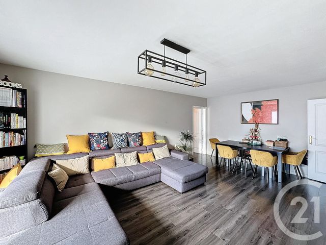 Appartement F4 à vendre - 4 pièces - 80.44 m2 - ST DENIS - 93 - ILE-DE-FRANCE - Century 21 Riva Immobilier