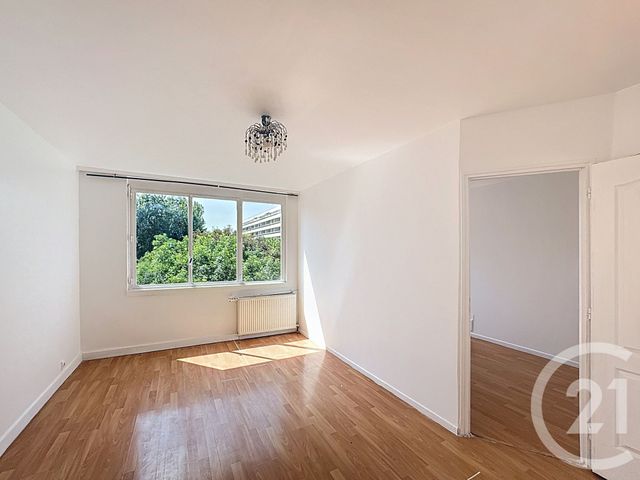 Appartement F2 à vendre - 2 pièces - 38.4 m2 - ST DENIS - 93 - ILE-DE-FRANCE - Century 21 Riva Immobilier
