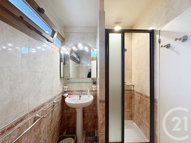 Afficher la photo en grand Appartement F4 à vendre - 4 pièces - 72.55 m2 - ST DENIS - 93 - ILE-DE-FRANCE - Century 21 Riva Immobilier