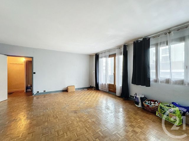 Afficher la photo en grand Appartement F4 à vendre - 4 pièces - 72.55 m2 - ST DENIS - 93 - ILE-DE-FRANCE - Century 21 Riva Immobilier