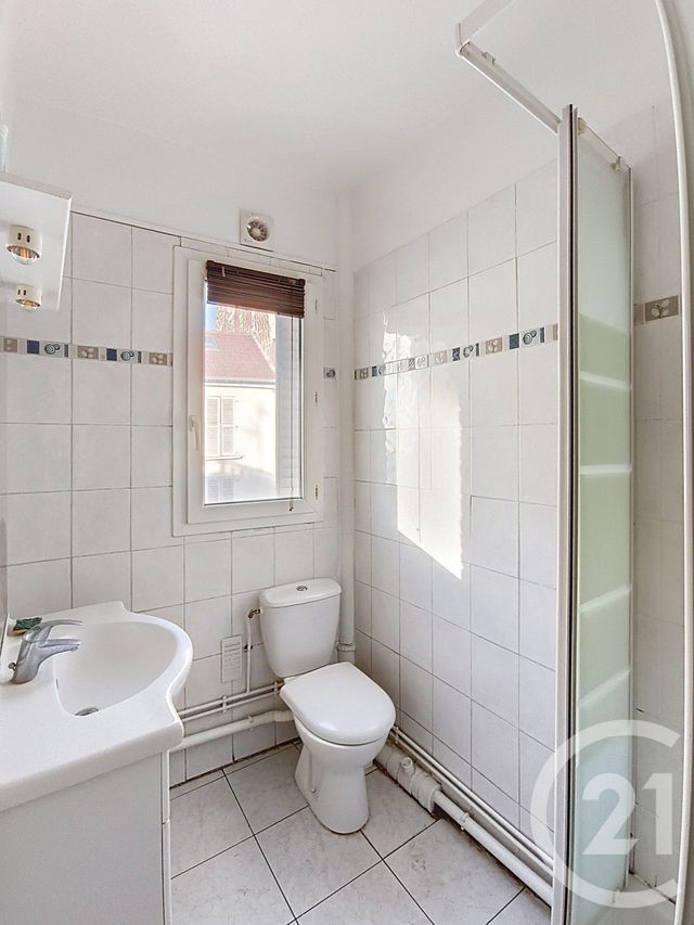 Appartement F4 à vendre - 4 pièces - 55.59 m2 - ST DENIS - 93 - ILE-DE-FRANCE - Century 21 Riva Immobilier