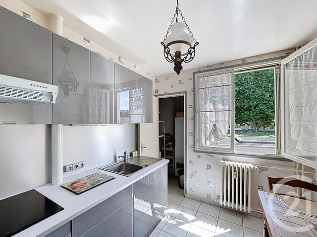 Appartement F4 à vendre - 4 pièces - 66.97 m2 - ST DENIS - 93 - ILE-DE-FRANCE - Century 21 Riva Immobilier