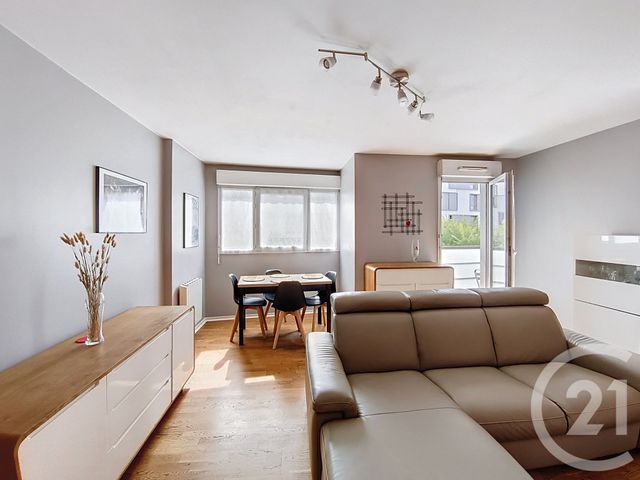 Appartement F4 à vendre - 4 pièces - 75.91 m2 - ST DENIS - 93 - ILE-DE-FRANCE - Century 21 Riva Immobilier