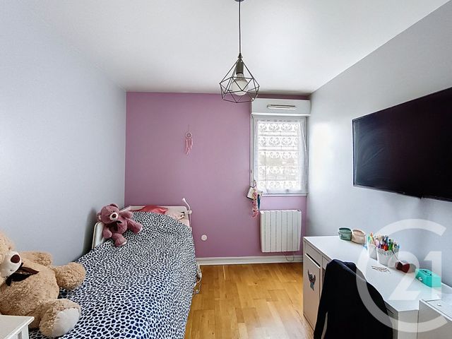 Appartement F4 à vendre - 4 pièces - 75.91 m2 - ST DENIS - 93 - ILE-DE-FRANCE - Century 21 Riva Immobilier