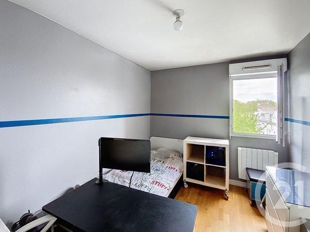 Appartement F4 à vendre - 4 pièces - 75.91 m2 - ST DENIS - 93 - ILE-DE-FRANCE - Century 21 Riva Immobilier