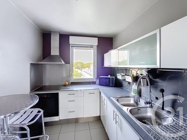 Appartement F4 à vendre - 4 pièces - 75.91 m2 - ST DENIS - 93 - ILE-DE-FRANCE - Century 21 Riva Immobilier