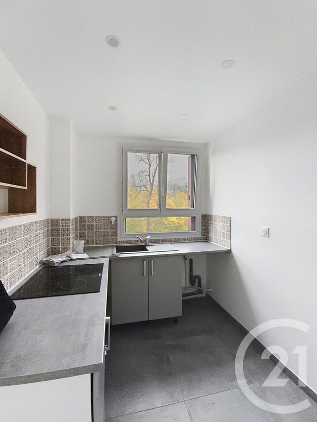 Appartement F2 à vendre - 2 pièces - 43.5 m2 - ST DENIS - 93 - ILE-DE-FRANCE - Century 21 Riva Immobilier