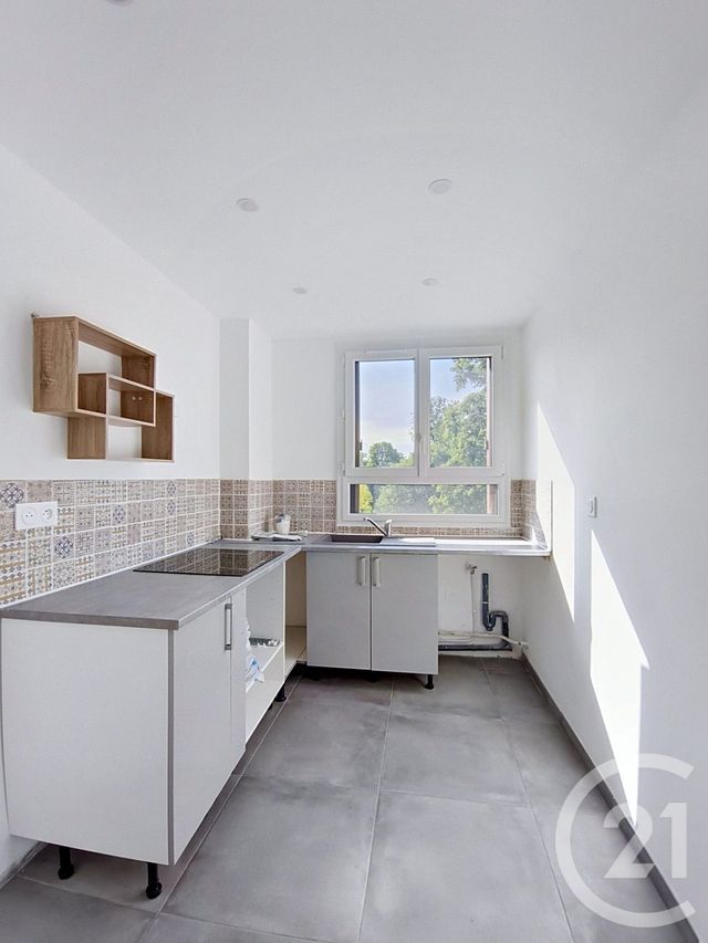 Appartement F2 à vendre - 2 pièces - 43.5 m2 - ST DENIS - 93 - ILE-DE-FRANCE - Century 21 Riva Immobilier