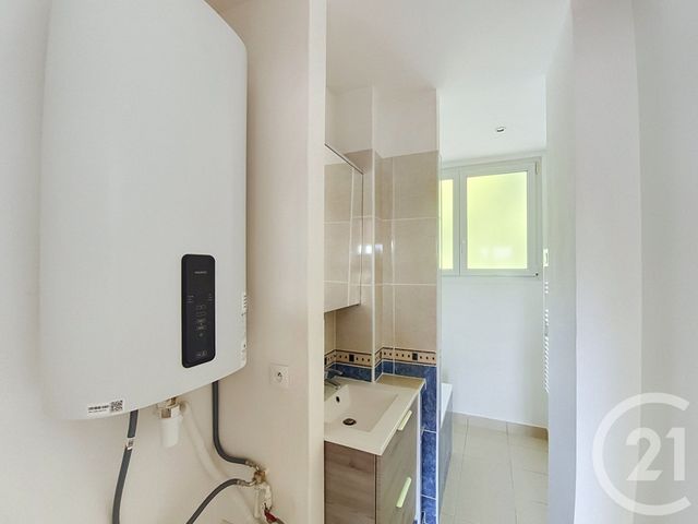 Appartement F3 à louer - 3 pièces - 62.26 m2 - ST DENIS - 93 - ILE-DE-FRANCE - Century 21 Riva Immobilier