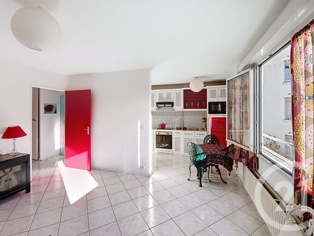 Appartement F1 à vendre - 1 pièce - 35.79 m2 - ST DENIS - 93 - ILE-DE-FRANCE - Century 21 Riva Immobilier