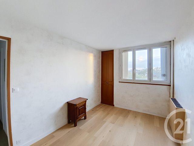 Appartement F5 à vendre - 5 pièces - 121.51 m2 - ST DENIS - 93 - ILE-DE-FRANCE - Century 21 Riva Immobilier