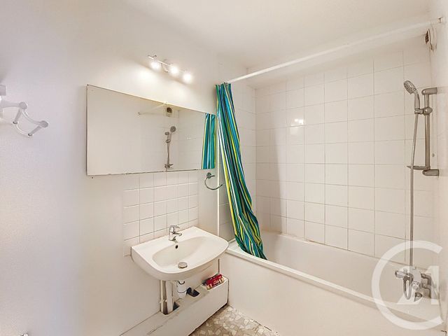 Appartement F2 bis à vendre - 2 pièces - 60.42 m2 - ST DENIS - 93 - ILE-DE-FRANCE - Century 21 Riva Immobilier