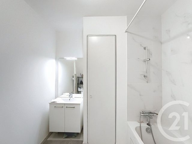 Appartement F3 à vendre - 3 pièces - 63.88 m2 - ST DENIS - 93 - ILE-DE-FRANCE - Century 21 Riva Immobilier