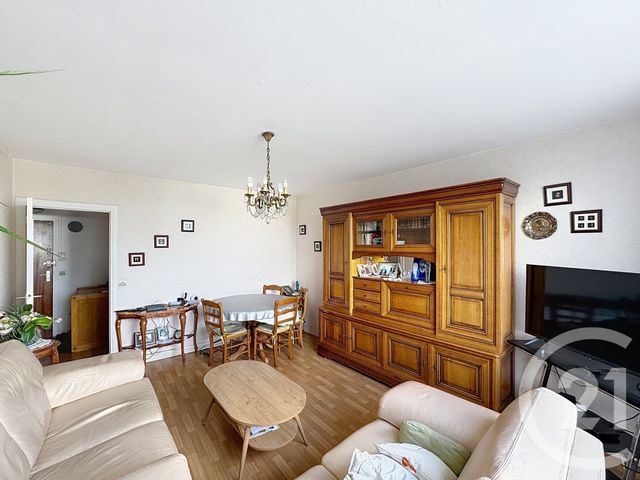 Afficher la photo en grand Appartement F3 à vendre - 3 pièces - 65.04 m2 - ST DENIS - 93 - ILE-DE-FRANCE - Century 21 Riva Immobilier