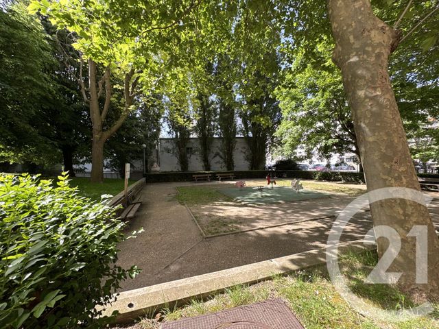 Afficher la photo en grand Appartement F3 à vendre - 3 pièces - 65.04 m2 - ST DENIS - 93 - ILE-DE-FRANCE - Century 21 Riva Immobilier