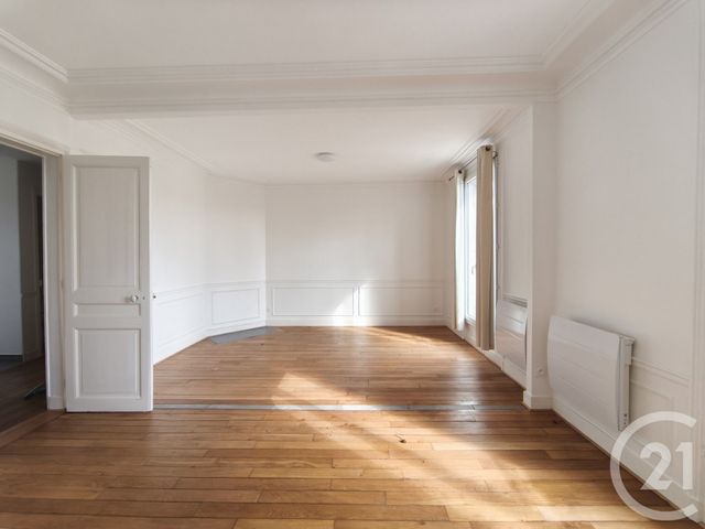 Appartement F2 à louer - 2 pièces - 56.1 m2 - ST DENIS - 93 - ILE-DE-FRANCE - Century 21 Riva Immobilier