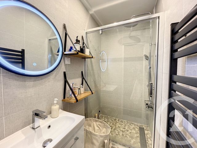 Appartement F2 à louer - 2 pièces - 56.1 m2 - ST DENIS - 93 - ILE-DE-FRANCE - Century 21 Riva Immobilier