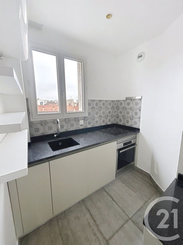 Appartement F2 à louer - 2 pièces - 56.1 m2 - ST DENIS - 93 - ILE-DE-FRANCE - Century 21 Riva Immobilier