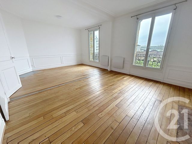 Appartement F2 à louer - 2 pièces - 56.1 m2 - ST DENIS - 93 - ILE-DE-FRANCE - Century 21 Riva Immobilier