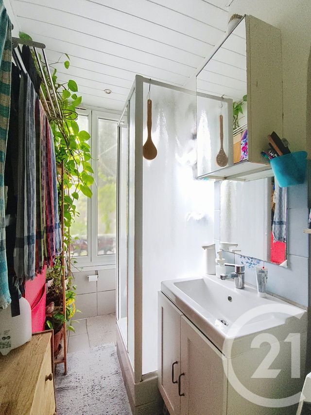 Afficher la photo en grand Appartement F2 à vendre - 2 pièces - 32.07 m2 - ST DENIS - 93 - ILE-DE-FRANCE - Century 21 Riva Immobilier