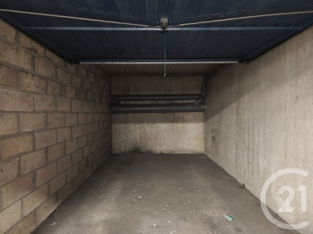 parking à louer - 12.0 m2 - ST DENIS - 93 - ILE-DE-FRANCE - Century 21 Riva Immobilier