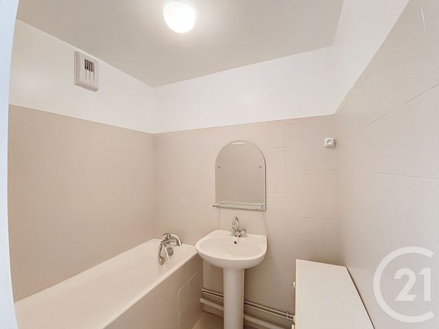 Appartement F4 à vendre - 4 pièces - 69.08 m2 - ST DENIS - 93 - ILE-DE-FRANCE - Century 21 Riva Immobilier