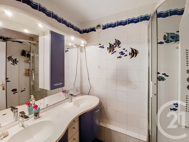 Appartement F3 à vendre - 3 pièces - 69.26 m2 - ST DENIS - 93 - ILE-DE-FRANCE - Century 21 Riva Immobilier