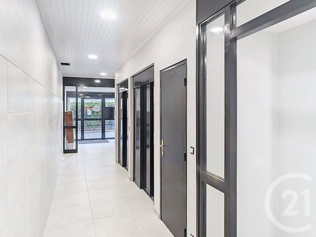 Appartement F2 à vendre - 2 pièces - 52.38 m2 - ST DENIS - 93 - ILE-DE-FRANCE - Century 21 Riva Immobilier