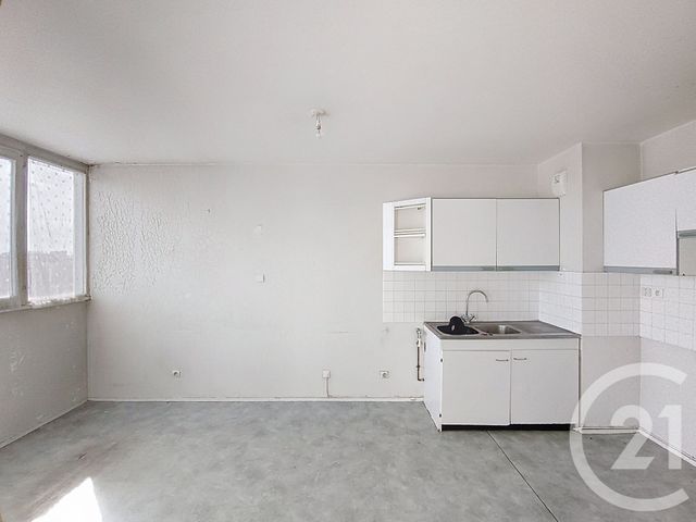 Appartement F2 à vendre - 2 pièces - 52.38 m2 - ST DENIS - 93 - ILE-DE-FRANCE - Century 21 Riva Immobilier