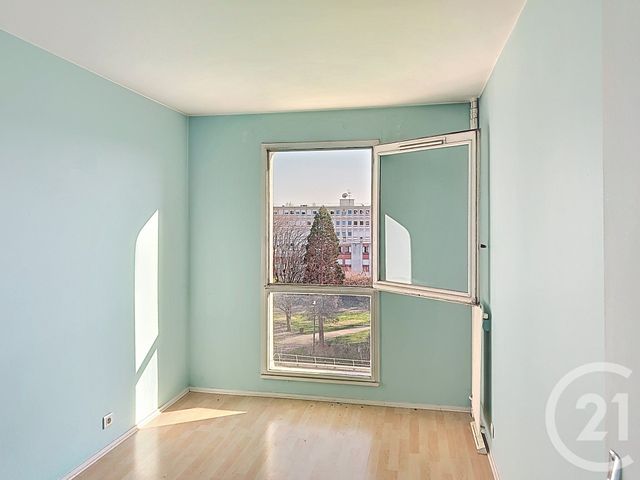 Appartement F2 à vendre - 2 pièces - 52.38 m2 - ST DENIS - 93 - ILE-DE-FRANCE - Century 21 Riva Immobilier