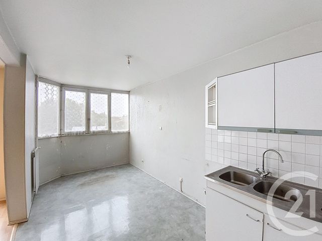 Appartement F2 à vendre - 2 pièces - 52.38 m2 - ST DENIS - 93 - ILE-DE-FRANCE - Century 21 Riva Immobilier