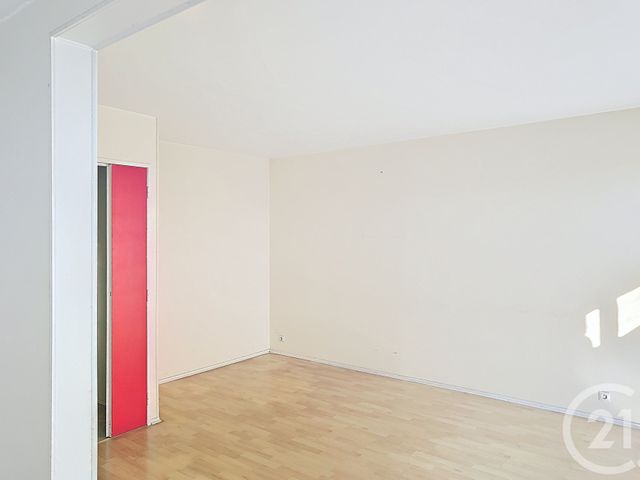 Appartement F2 à vendre - 2 pièces - 52.38 m2 - ST DENIS - 93 - ILE-DE-FRANCE - Century 21 Riva Immobilier