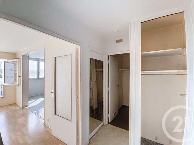 Appartement F2 à vendre - 2 pièces - 52.38 m2 - ST DENIS - 93 - ILE-DE-FRANCE - Century 21 Riva Immobilier