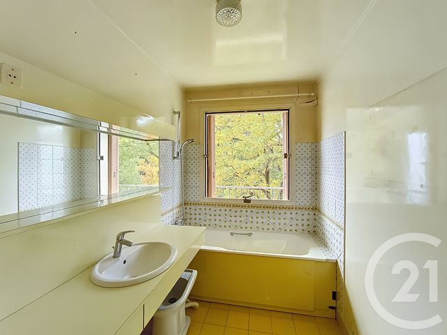 Afficher la photo en grand Appartement F1 à vendre - 1 pièce - 32.0 m2 - ST DENIS - 93 - ILE-DE-FRANCE - Century 21 Riva Immobilier