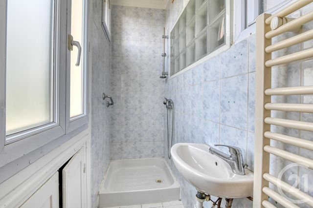 Appartement F2 à vendre - 2 pièces - 35.39 m2 - ST DENIS - 93 - ILE-DE-FRANCE - Century 21 Riva Immobilier